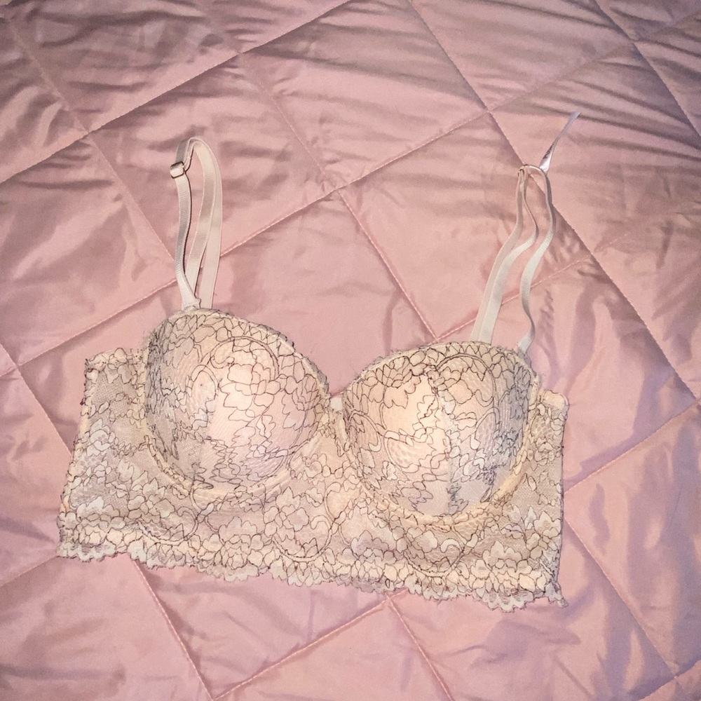 Two push up bras - Picture 5 of 10